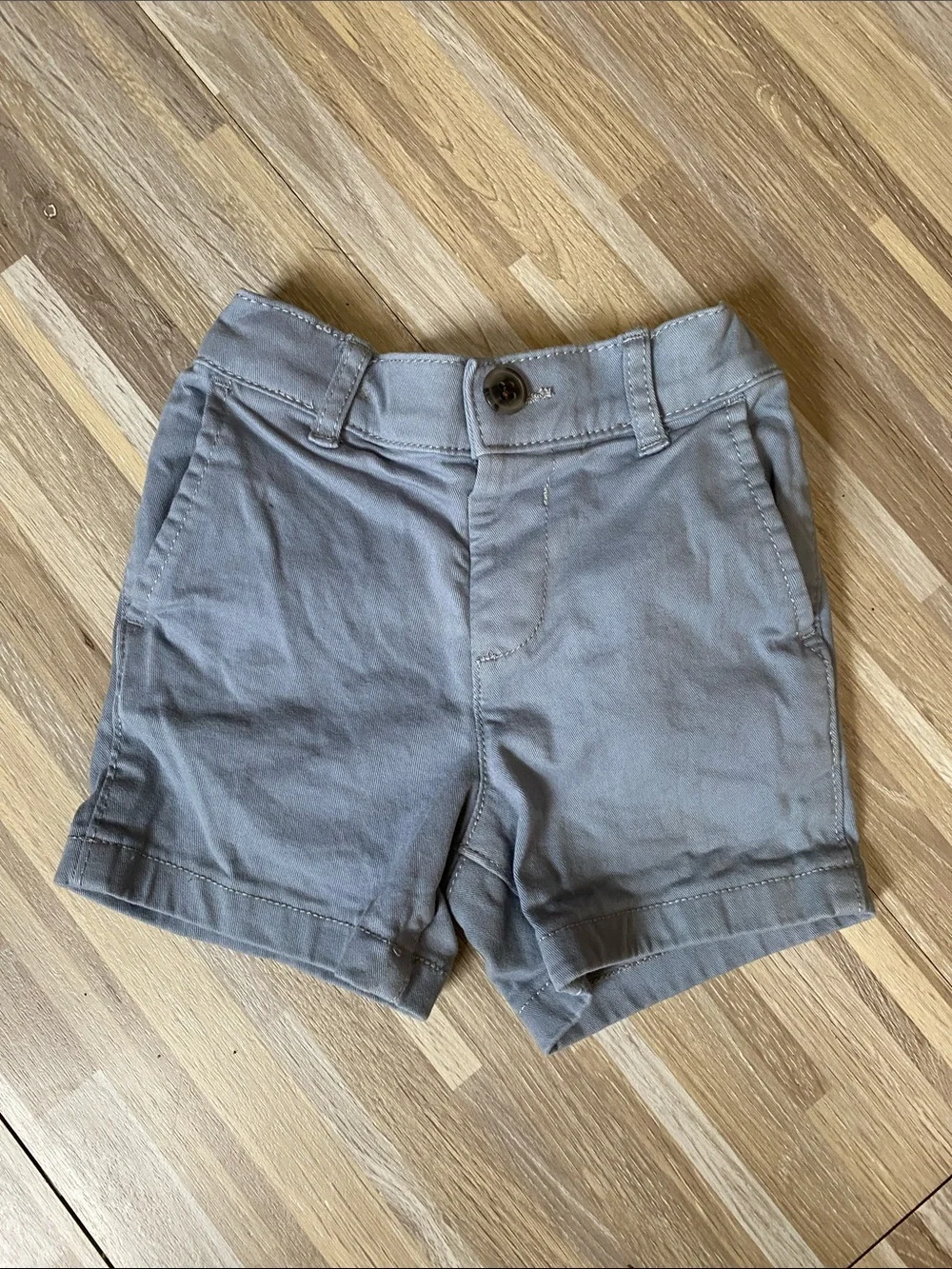 THE CHILDREN’s PLACE Chino Shorts size baby boy 18 to 24 months